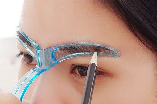 1pc Eyeliner Special Stencil Makeup Camb For Eyebrow Card